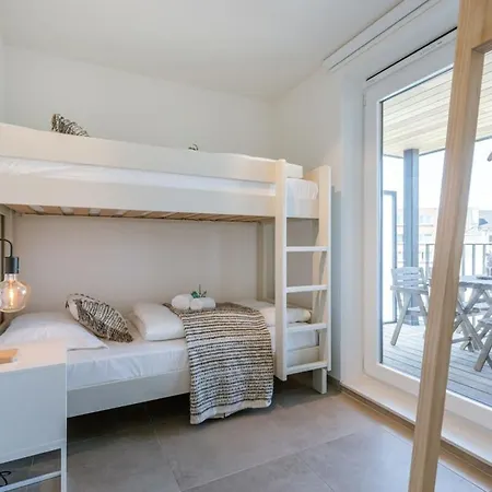 Huswell - Bright At The Harbor Of * Oostende