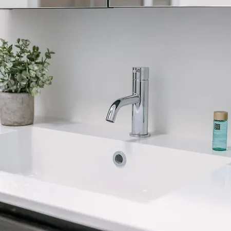 Huswell - Bright At The Harbor Of Oostende