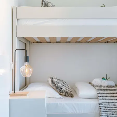 Huswell - Bright At The Harbor Of Oostende