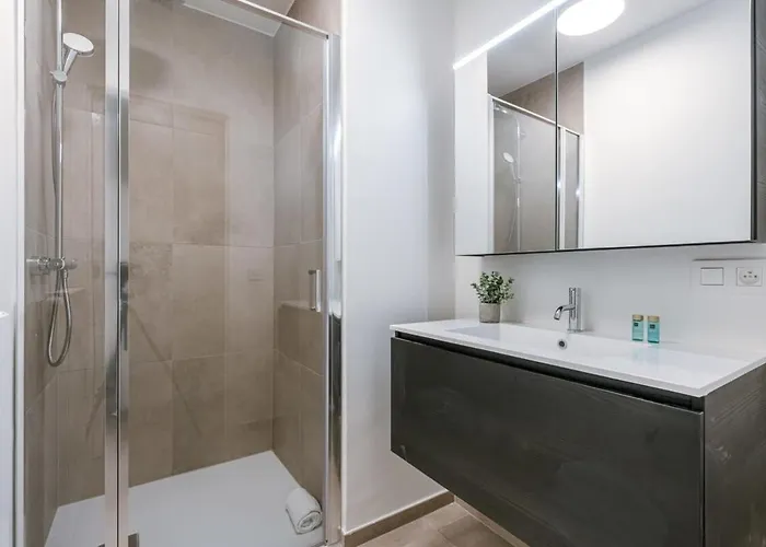 Huswell - Bright At The Harbor Of * Oostende