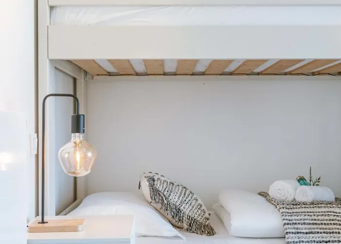 Huswell - Bright At The Harbor Of Oostende