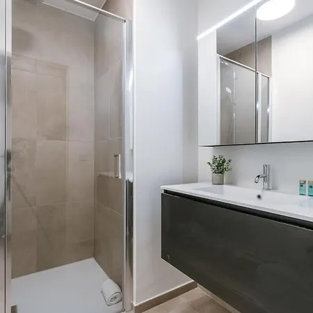 Huswell - Bright At The Harbor Of * Ostenda